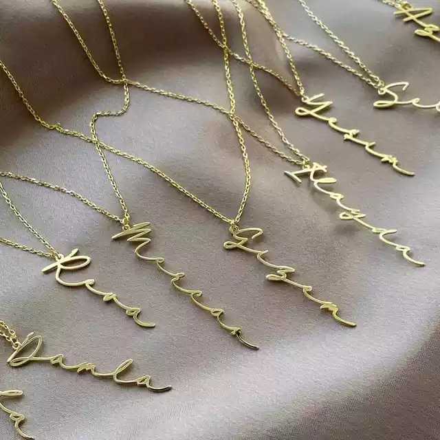 Yvonne Personalised Vertical Name Necklace