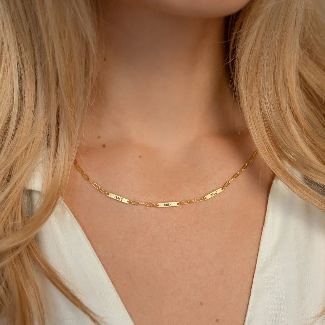 Chloe Multi-Name Pendant Necklace