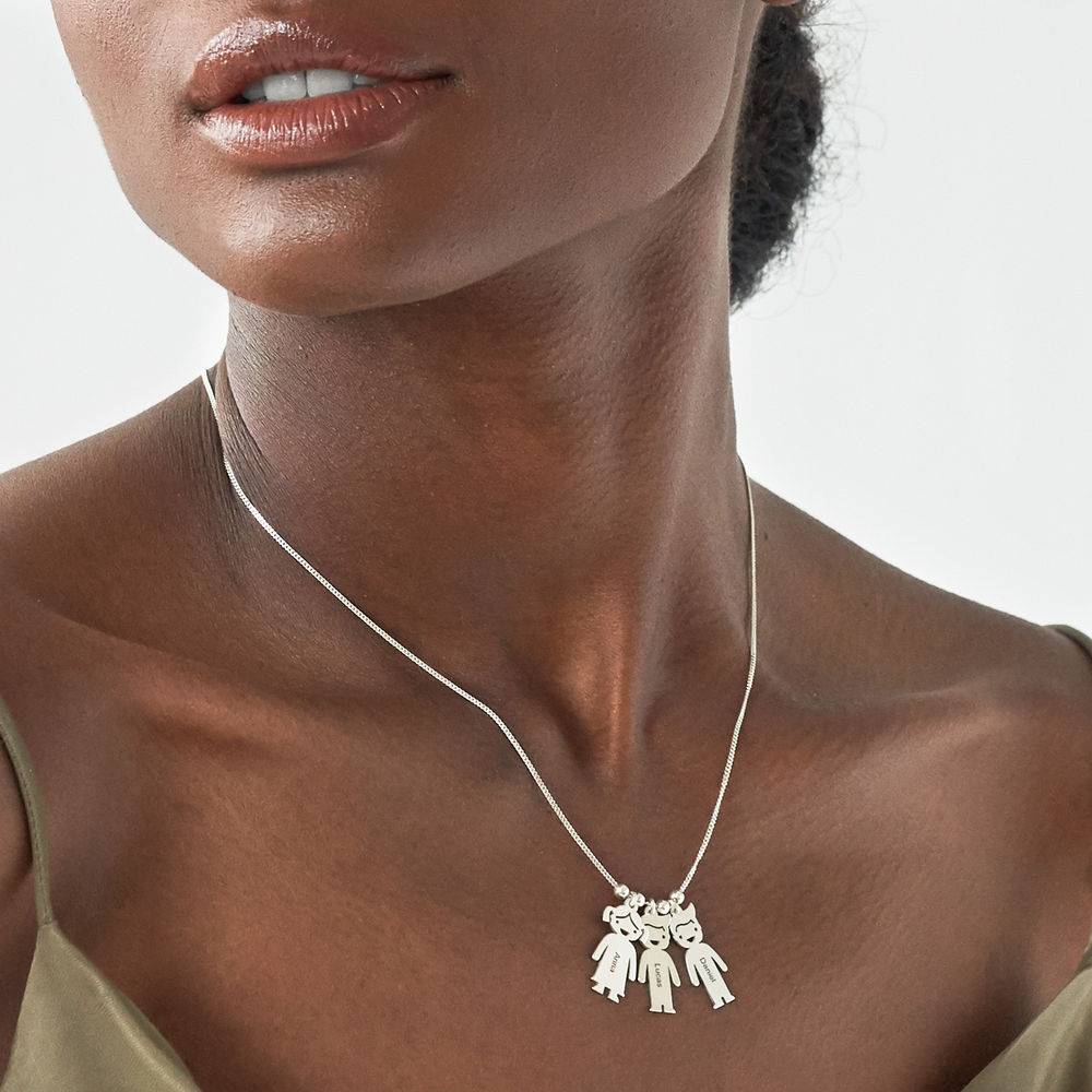 Léa Family Name Necklace